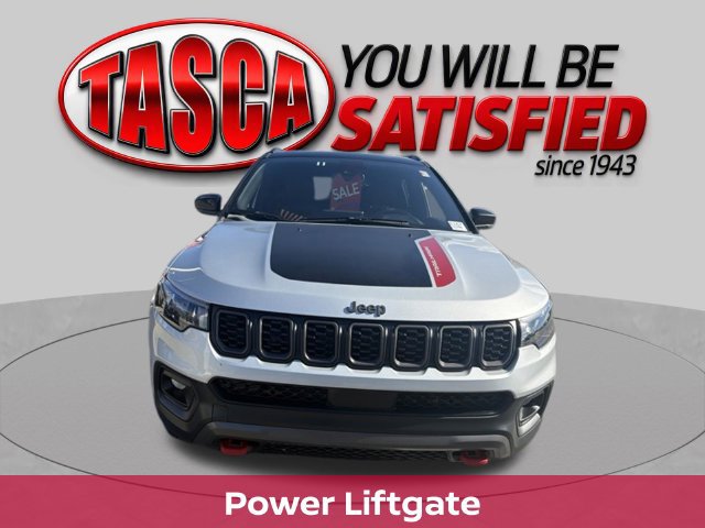 Used 2026 Jeep Compass Trailhawk AWD/4WD image 2