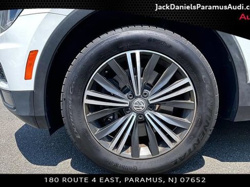Used 2018 Volkswagen Tiguan SEL AWD/4WD image 8