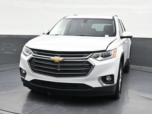 Used 2020 Chevrolet Traverse LT FWD image 9