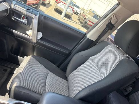 Used 2016 Toyota 4Runner SR5 AWD/4WD image 16