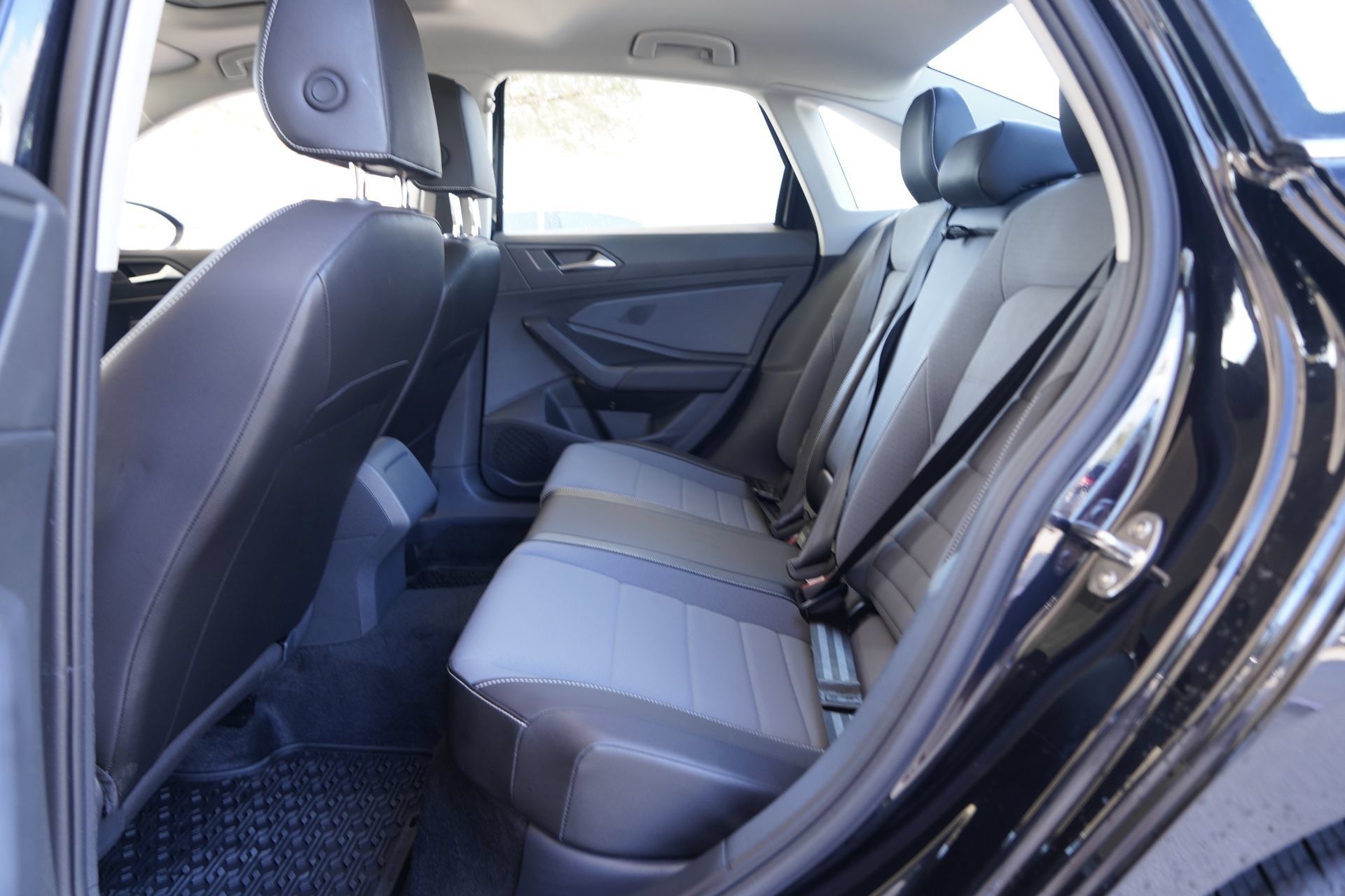 Certified 2026 Volkswagen Jetta SE FWD image 30