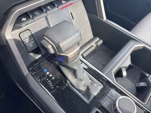 Used 2025 Toyota Tundra Limited image 31