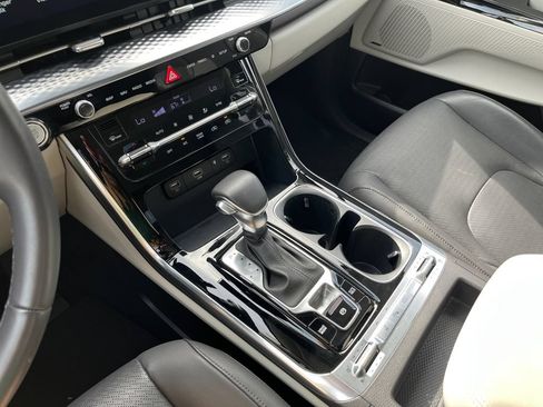 Used 2024 Kia Carnival SX Prestige FWD image 16