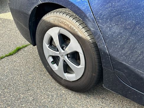 Used 2012 Toyota Prius Two image 14