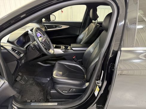 Used 2019 Lincoln Nautilus FWD image 10