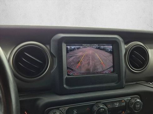 Used 2018 Jeep Wrangler Unlimited Sport S AWD/4WD image 12