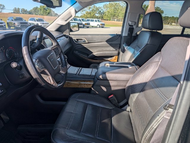 Used 2016 GMC Yukon XL Denali w/ Open Road Package AWD/4WD image 9