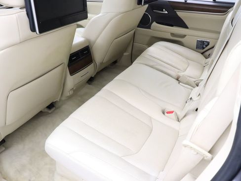 Used 2017 Lexus LX 570 4WD w/ Luxury Package image 33