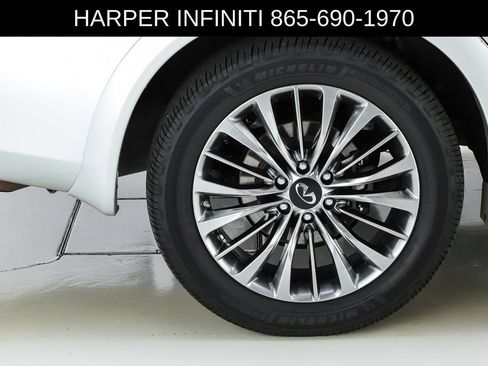 Used 2018 INFINITI QX80 4WD w/ Deluxe Technology Package image 14