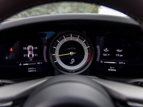 Used 2022 Porsche 911 GT3 image 35