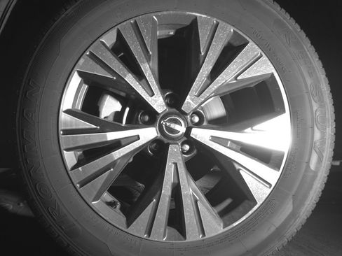 Used 2023 Nissan Rogue SV FWD image 12