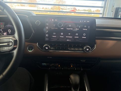 Used 2023 GMC Canyon AT4 w/ AT4 Premium Package image 14