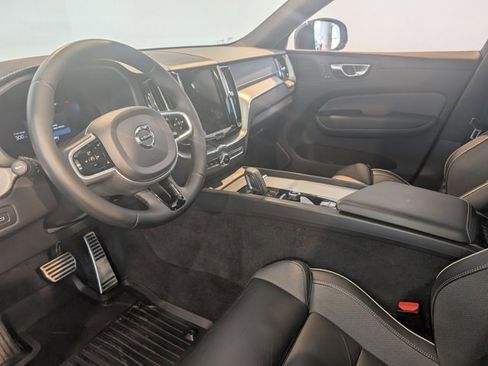 Used 2022 Volvo XC60 B6 R-Design w/ Advanced Package image 14
