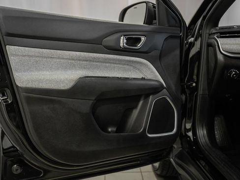 Certified 2023 Jeep Compass Latitude AWD/4WD image 27