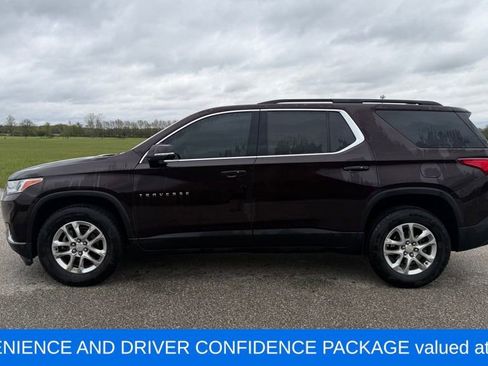 Used 2020 Chevrolet Traverse LT FWD image 2