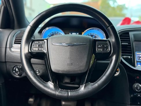 Used 2012 Chrysler 300 S RWD image 40