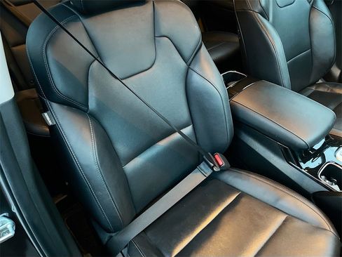 Used 2023 Kia Telluride S image 30