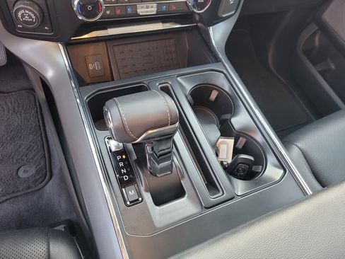 Used 2023 Ford F150 Lariat w/ Trailer Tow Package image 27