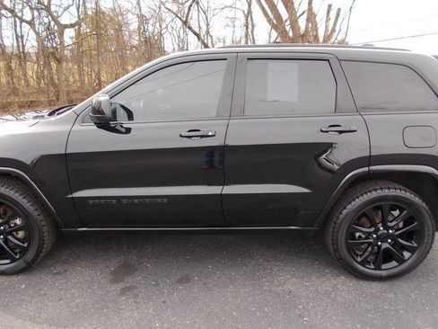 Used 2019 Jeep Grand Cherokee Altitude image 6
