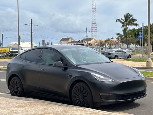 Used 2022 Tesla Model Y Long Range AWD/4WD image 6
