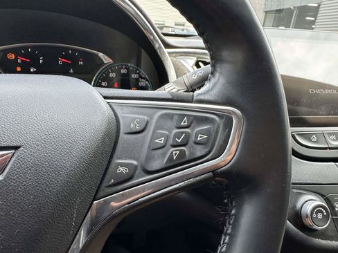 Used 2017 Chevrolet Malibu LT FWD image 30