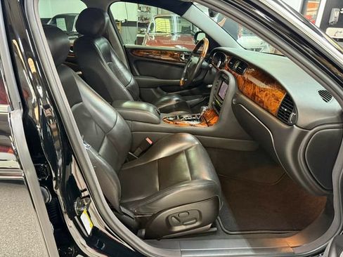 Used 2005 Jaguar XJ8 RWD image 37