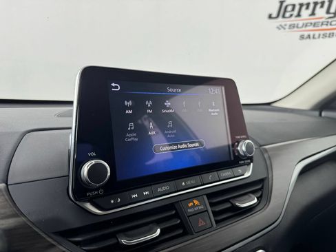 Used 2025 Nissan Altima 2.5 SV FWD image 19