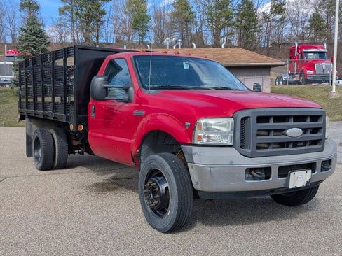 Used 2005 Ford F450 2WD Regular Cab Super Duty image 2