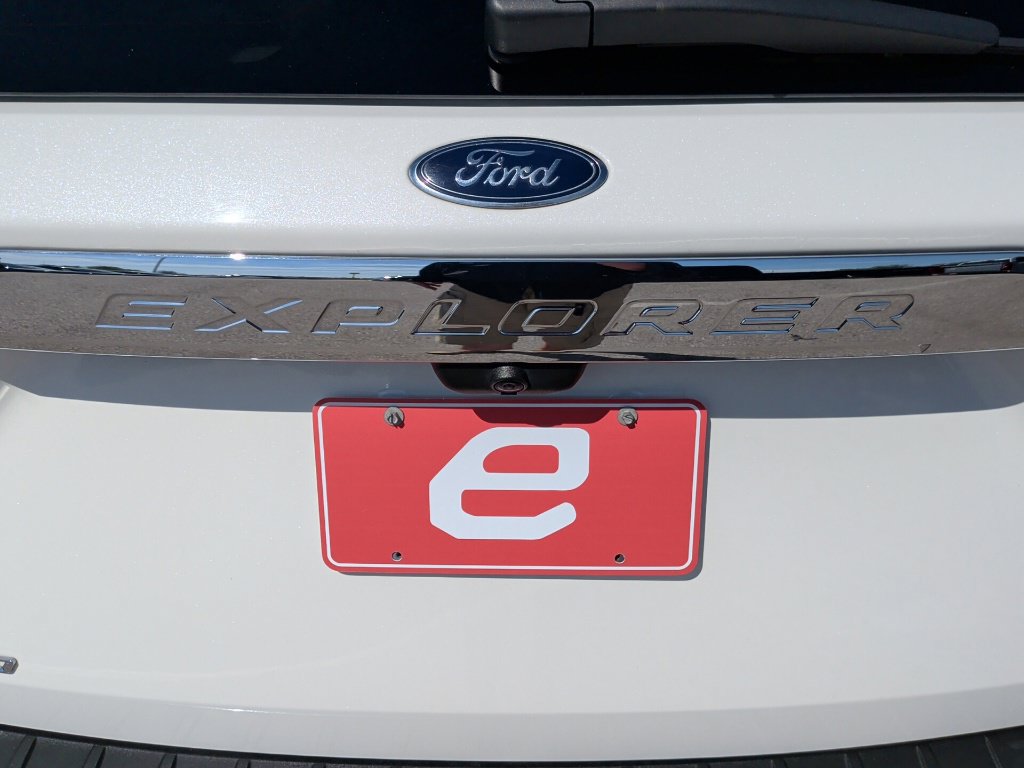 Used 2023 Ford Explorer Limited w/ Limited Technology Package RWD image 48
