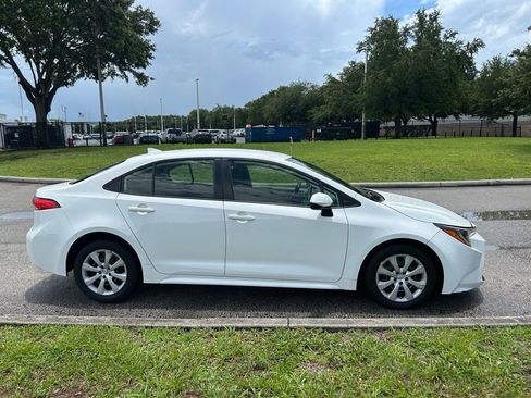 Used 2020 Toyota Corolla LE FWD image 7