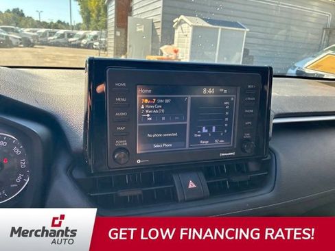 Used 2022 Toyota RAV4 XLE FWD image 13