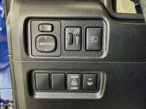 Used 2024 Toyota 4Runner TRD Off-Road Premium w/ Moonroof Package AWD/4WD image 10