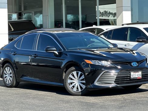 Used 2023 Toyota Camry LE image 2