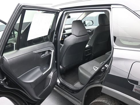 Used 2024 Toyota RAV4 XLE FWD image 17