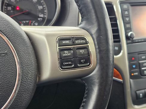 Used 2012 Jeep Grand Cherokee Overland AWD/4WD image 34