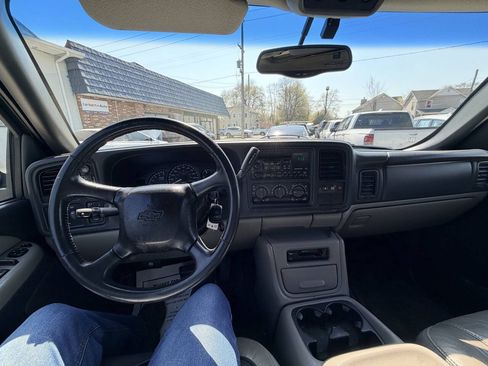 Used 2002 Chevrolet Tahoe LT AWD/4WD image 3
