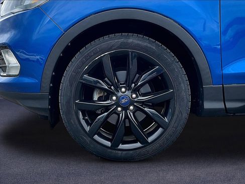 Used 2017 Ford Escape SE w/ SE Sport Appearance Package FWD image 33