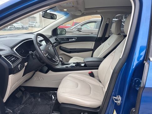 Used 2018 Ford Edge Titanium w/ Technology Package image 10