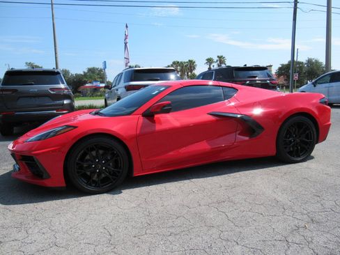 Used 2024 Chevrolet Corvette Stingray Preferred Cpe RWD image 2