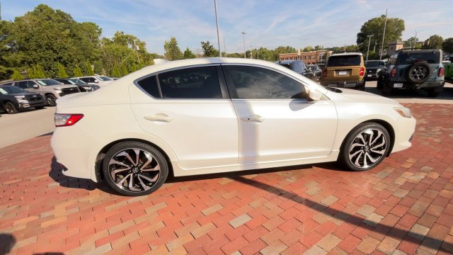Used 2016 Acura ILX FWD image 2