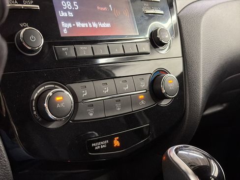 Used 2017 Nissan Rogue Sport S w/ S Appearance Package FWD image 17