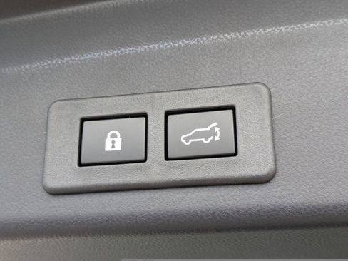 Used 2025 Subaru Ascent Bronze Edition AWD/4WD image 15