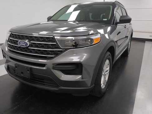 Used 2022 Ford Explorer XLT image 15