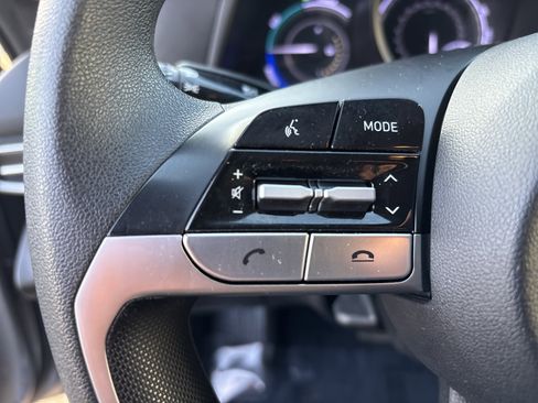 Used 2023 Hyundai Elantra Blue image 20