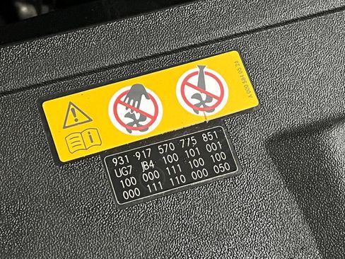 Used 2014 Mercedes-Benz S 63 AMG 4MATIC Sedan image 43