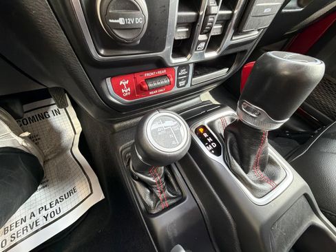 Used 2021 Jeep Gladiator Rubicon AWD/4WD image 27