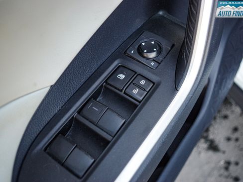 Used 2020 Toyota RAV4 XLE w/ Convenience Package image 11