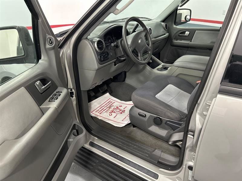 Used 2003 Ford Expedition XLT RWD image 8