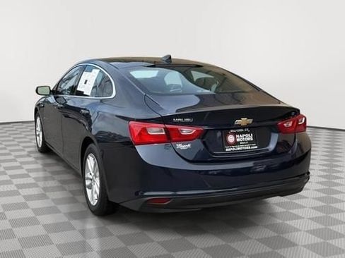 Used 2017 Chevrolet Malibu LT w/ Leather Package FWD image 5