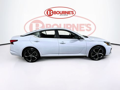 Used 2024 Nissan Altima 2.5 SR w/ SR Premium Package AWD/4WD image 12